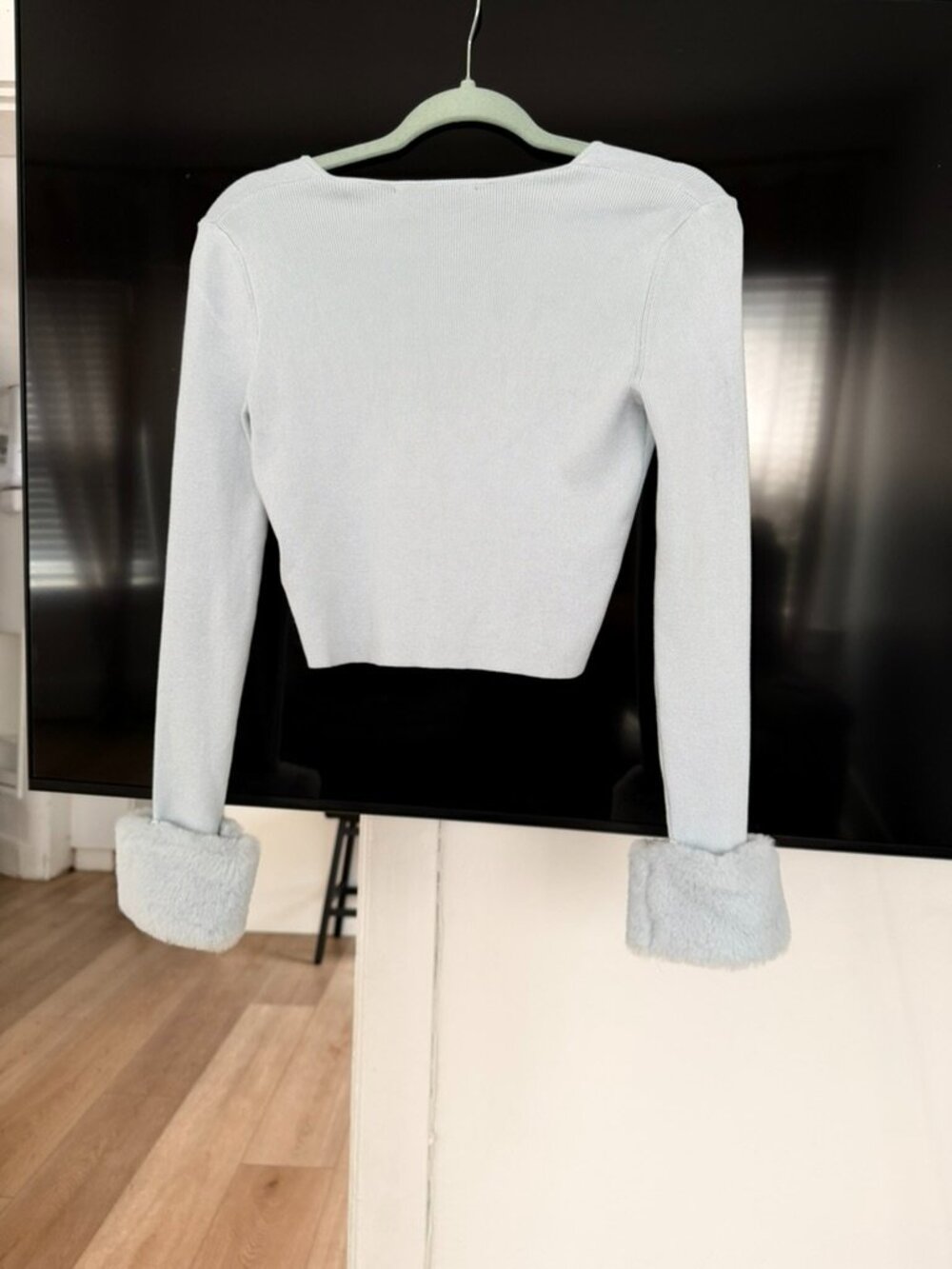 NWT WAYF Powder Blue Faux Fur Cuff Crop Cardigan - Size XS - Picture 2 of 5